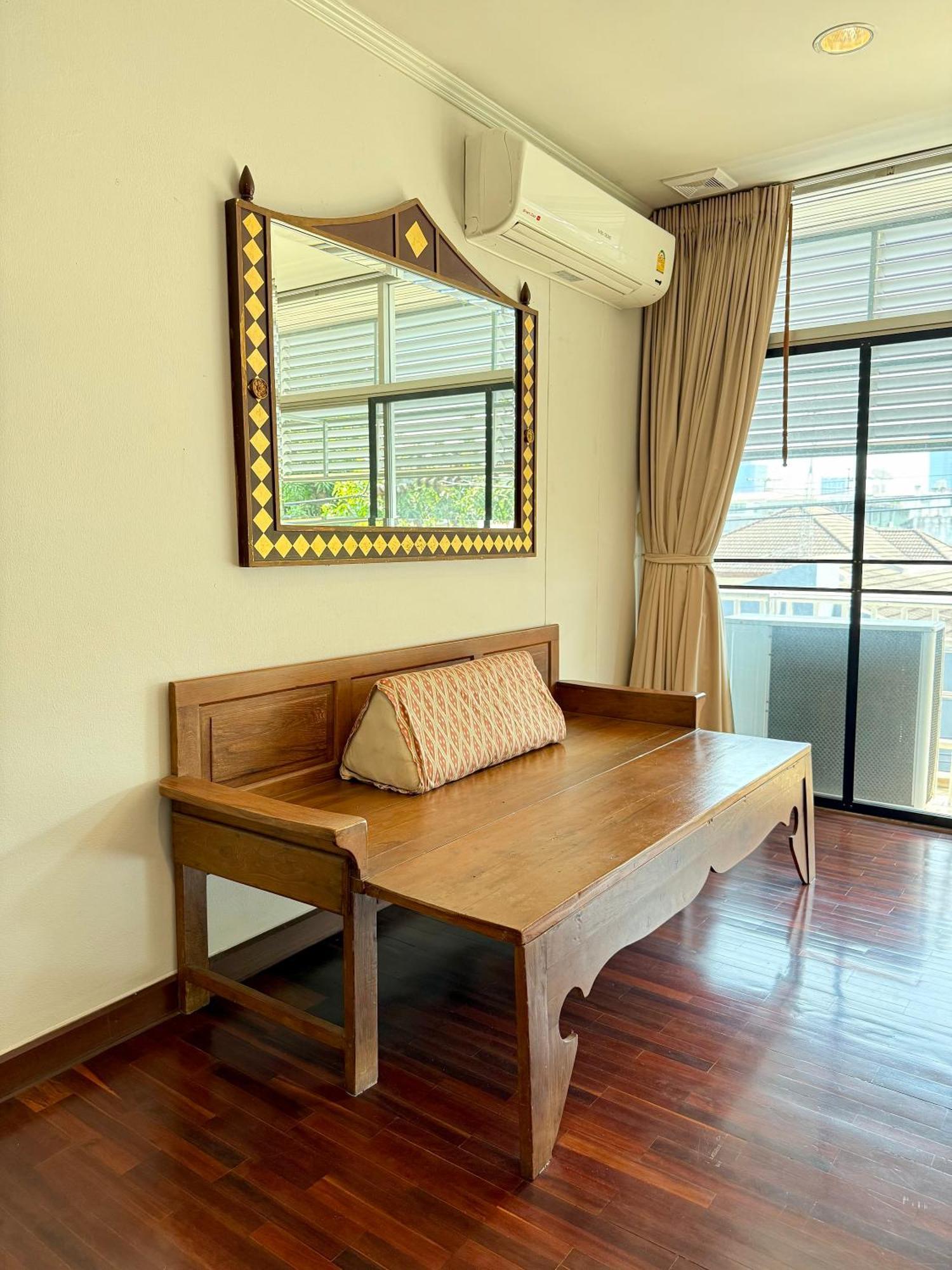 Samsen Suites Spacious 2Br Contemporary Thai Style Bangkok Kültér fotó